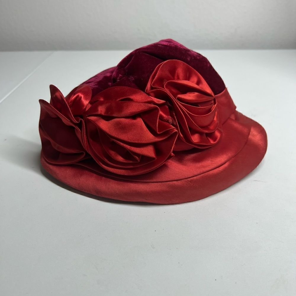 Vintage TOUCAN COLLECTION RED HAT Size Medium